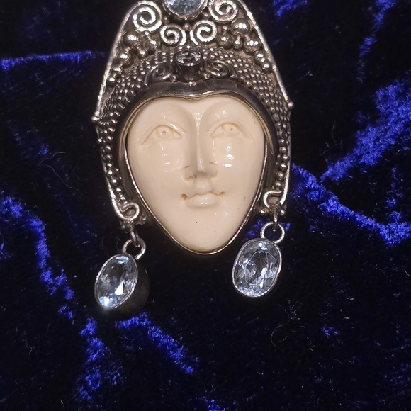 Bali Silver Pendant Necklace with Aquamarine Stones - Picture 5 of 14